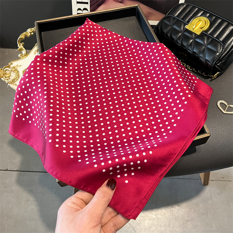 女性のための豪華なシルクのスカーフ,春と夏のための花の装飾が - Luxury Bags In China のレビューと価格