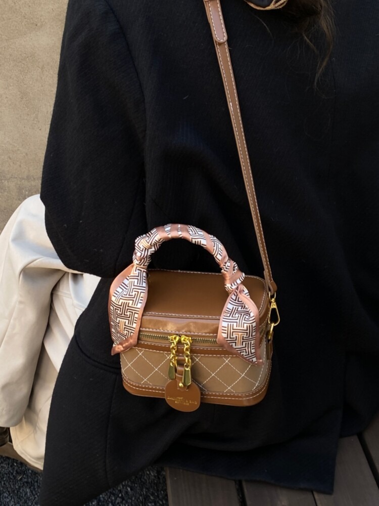 高級感のある小さなスクエアバッグ レディース 2026年新作 - Luxury Bags Jacquemus のレビューと価格