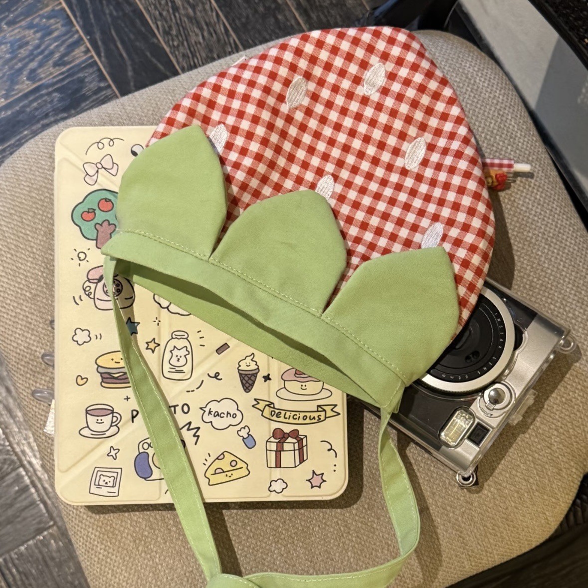 女性用ショルダーバッグ日本のかわいい面白いイチゴかわいい甘い - Luxury Japanese Bags Brands のレビューと価格